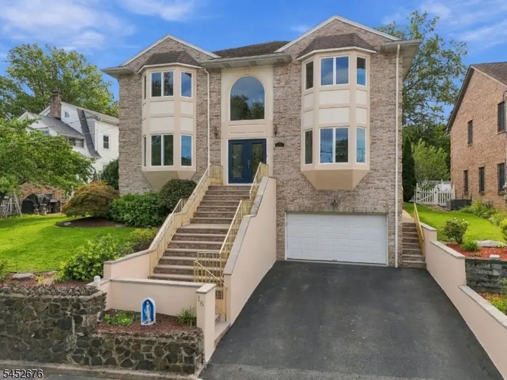 16 Sunset Drive, Nutley Twp.
