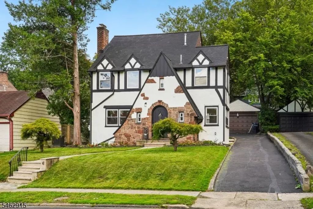 6 Norfolk Ave, Maplewood Twp.