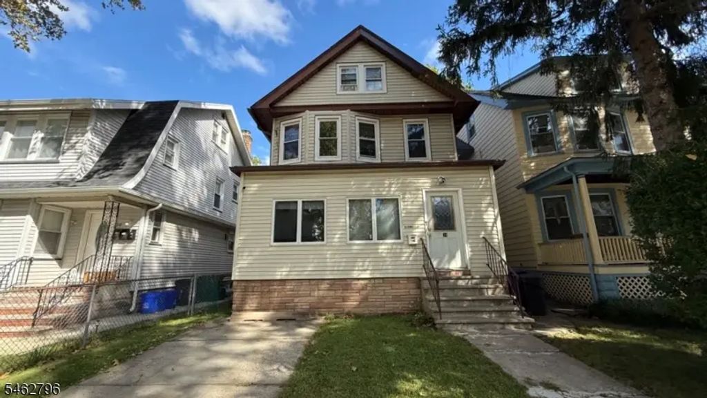 54 Olive St, Bloomfield Twp.