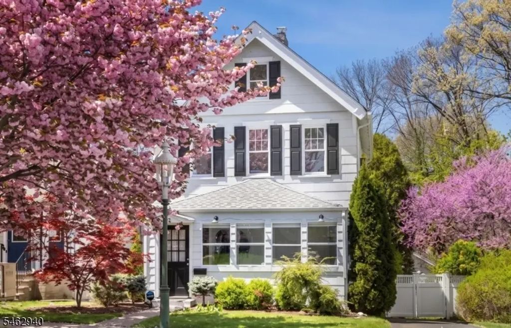 73 Riggs Pl, South Orange Village Twp.