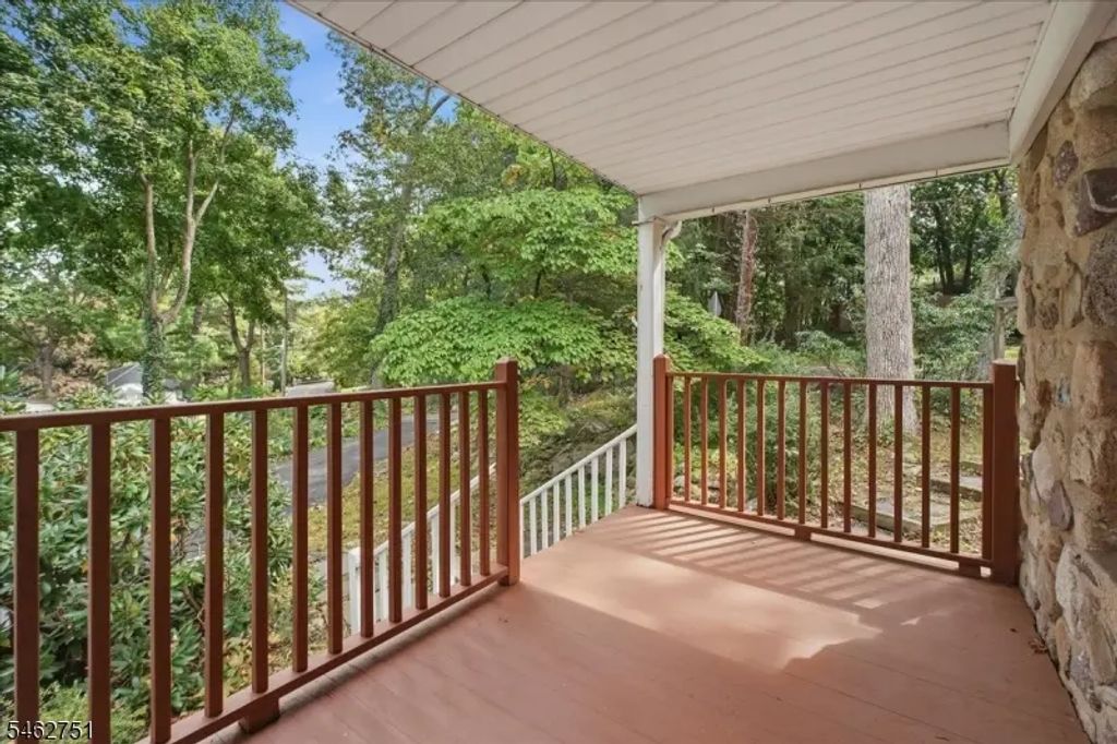 42 Fayson Lake Rd, Kinnelon Boro