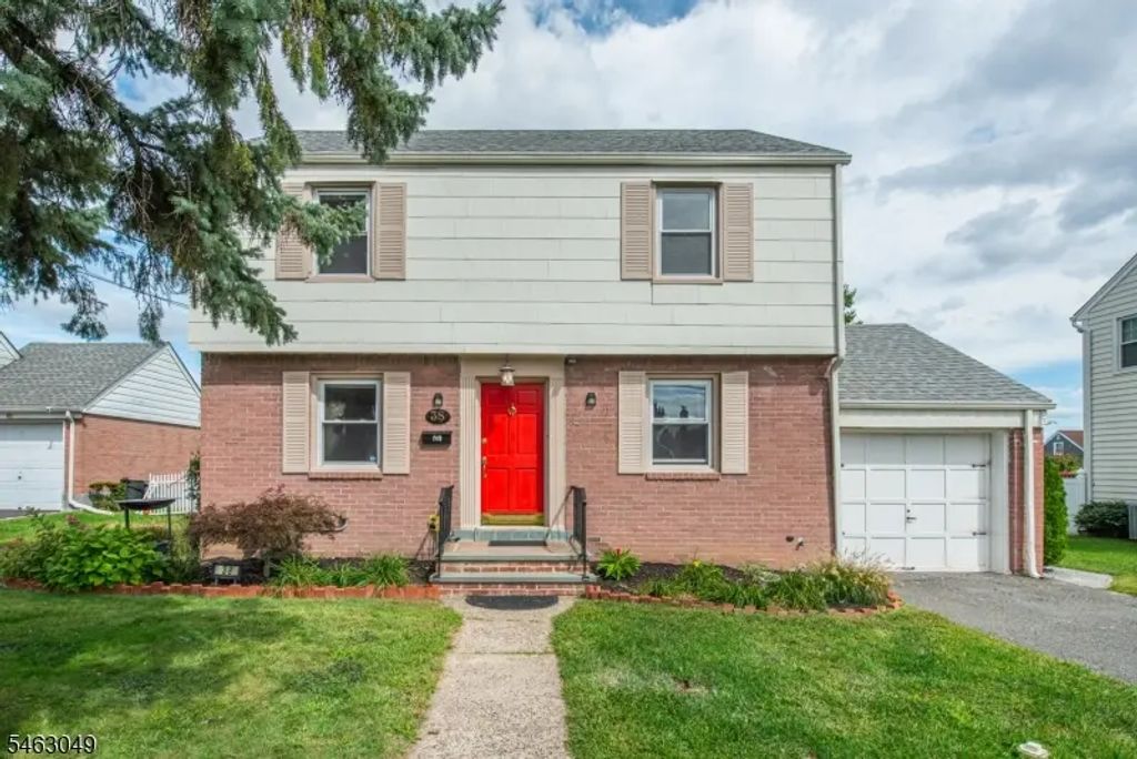 38 Avondale Ave, Clifton City