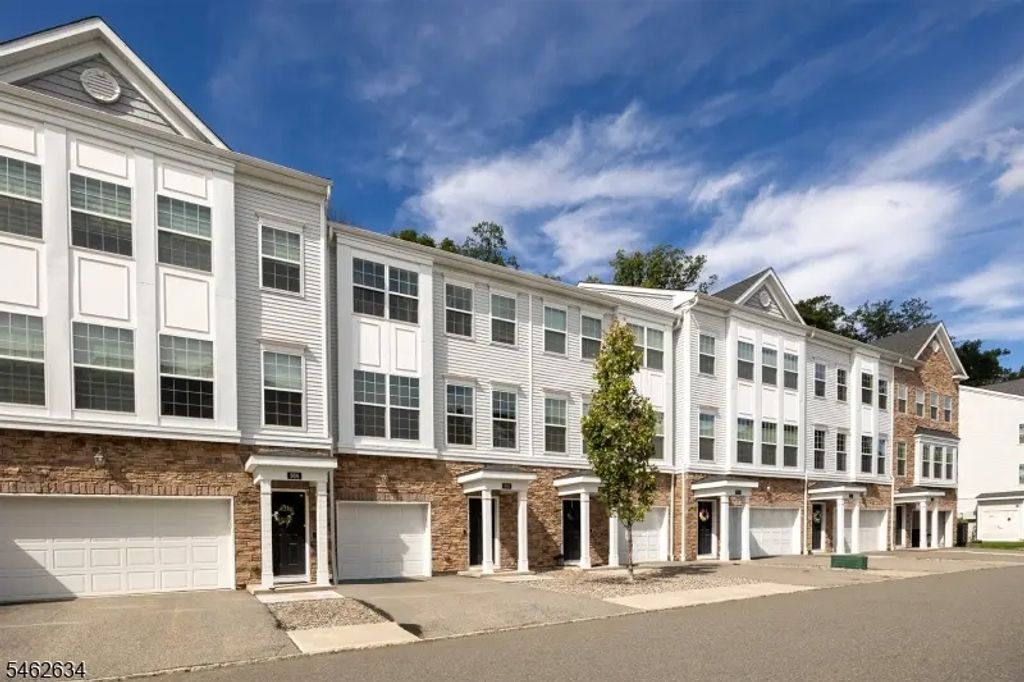 908 Parkview Ln, Rockaway Twp.