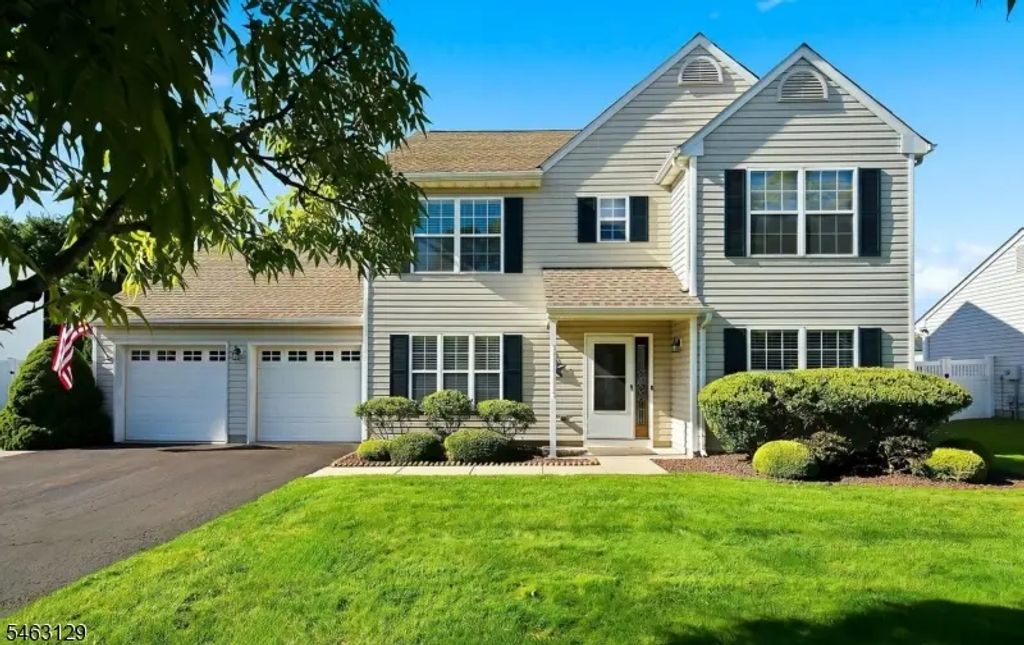 24 Crater Lake Rd, Howell Twp.