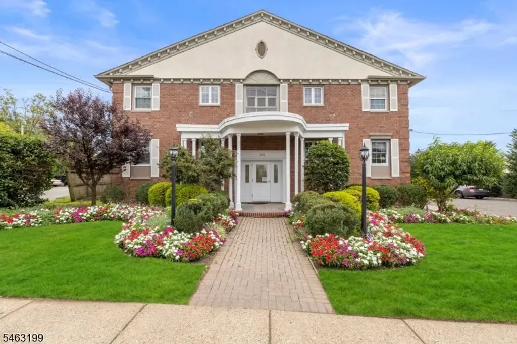 206 Main St, Millburn Twp.