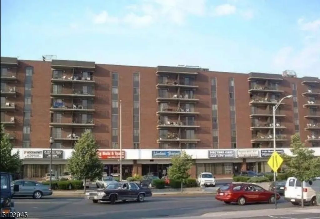 10 N Wood Ave Unit 702, Linden City