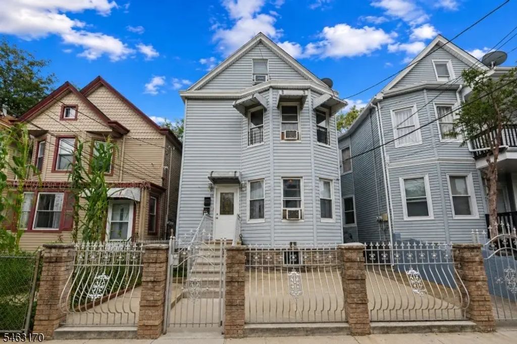 89 Burgess Pl, Passaic City