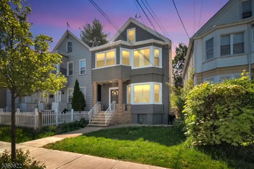26 Grand St, Garfield City