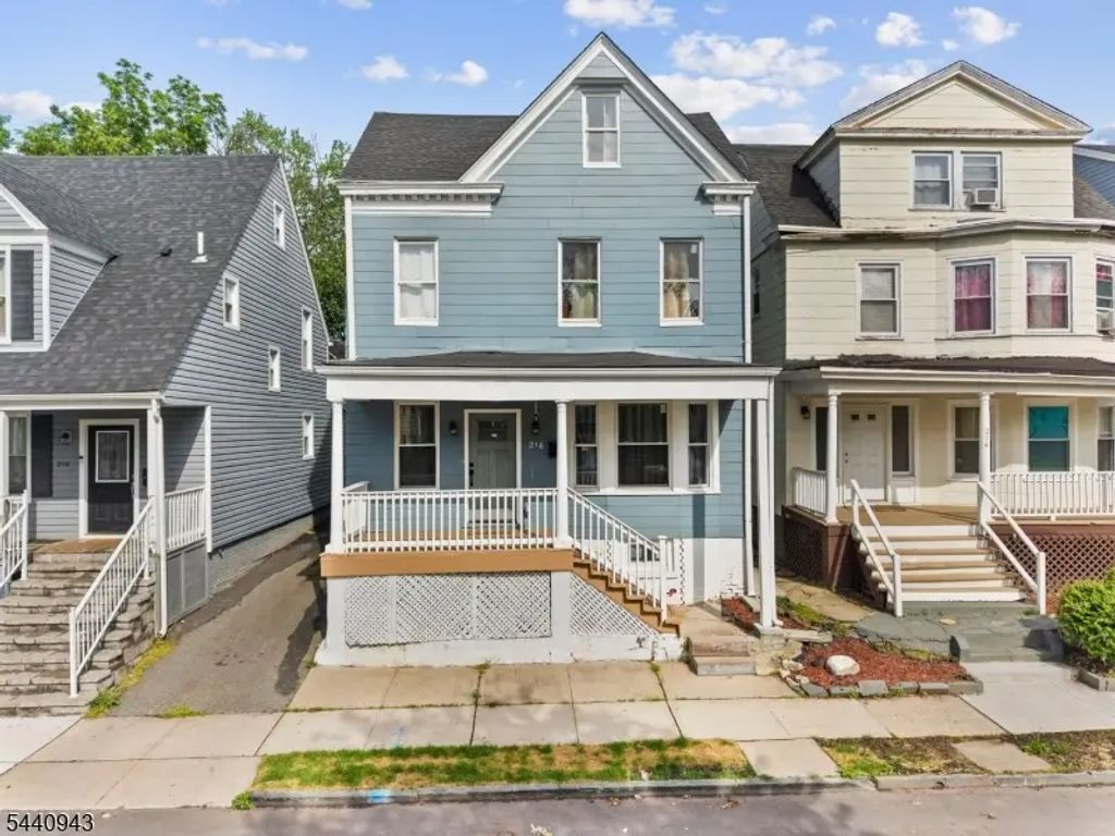 216 N Maple Ave, East Orange City
