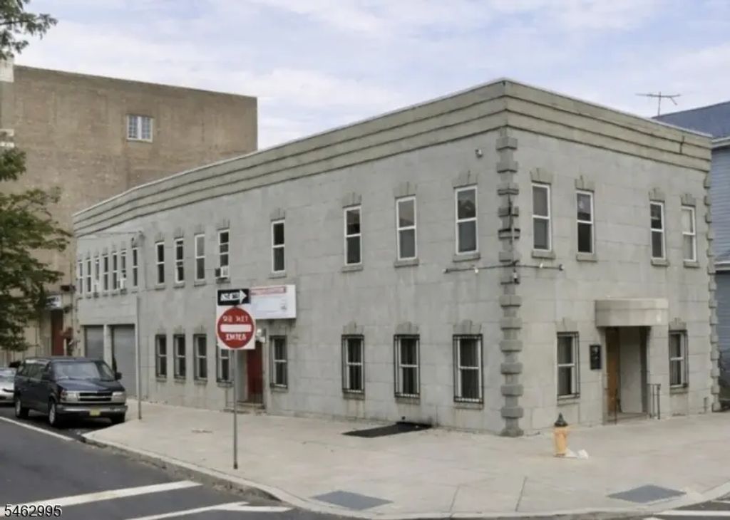 91 Pacific St, Newark City