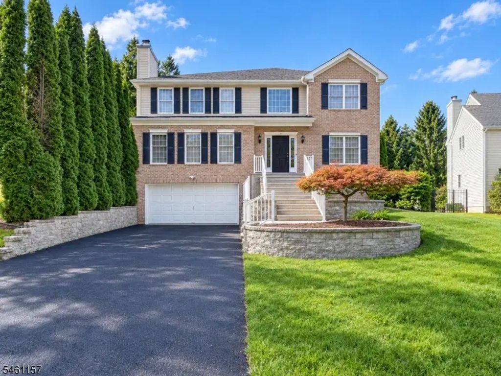 9 Bukiet Ct, Roxbury Twp.