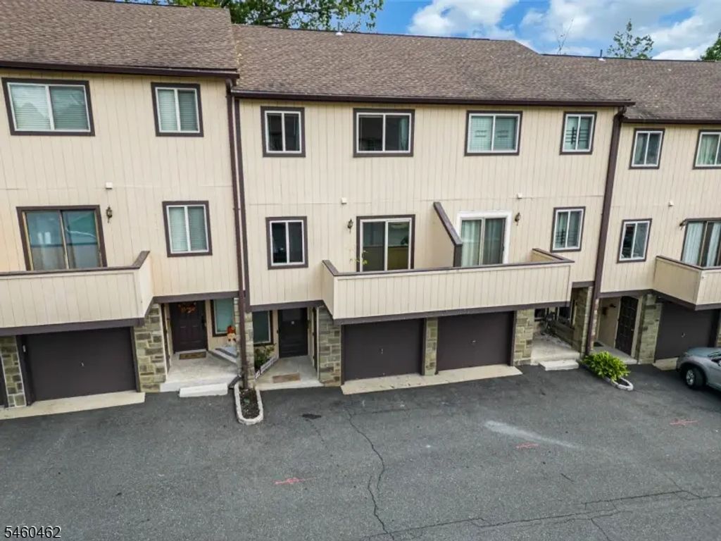 32 Chelsea Way, Bridgewater Twp.