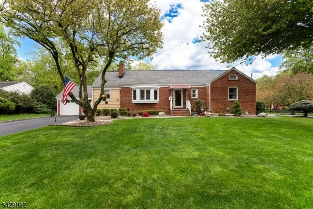 1 Renda Pl, Green Brook Twp.