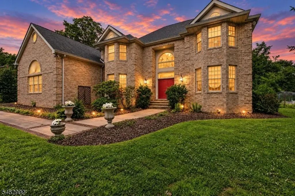 15 Scenic Dr, Ewing Twp.