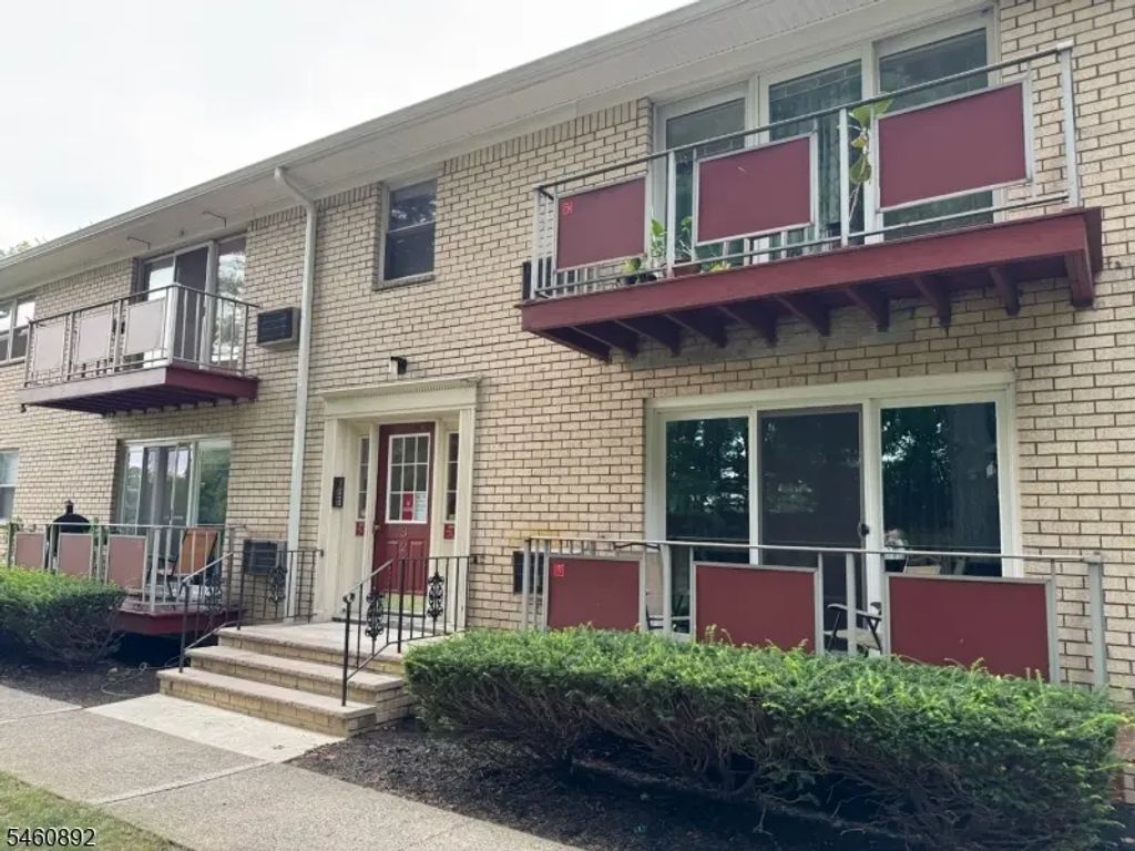 326 Hoover Ave, Bloomfield Twp.