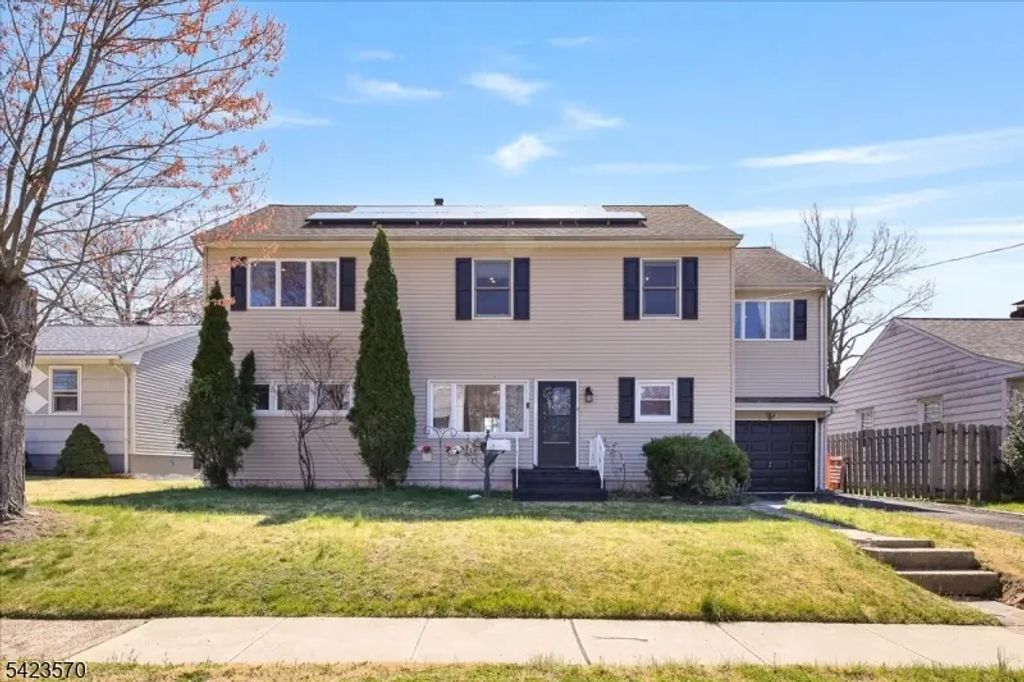 439 Fairview Ave, Woodbridge Twp.