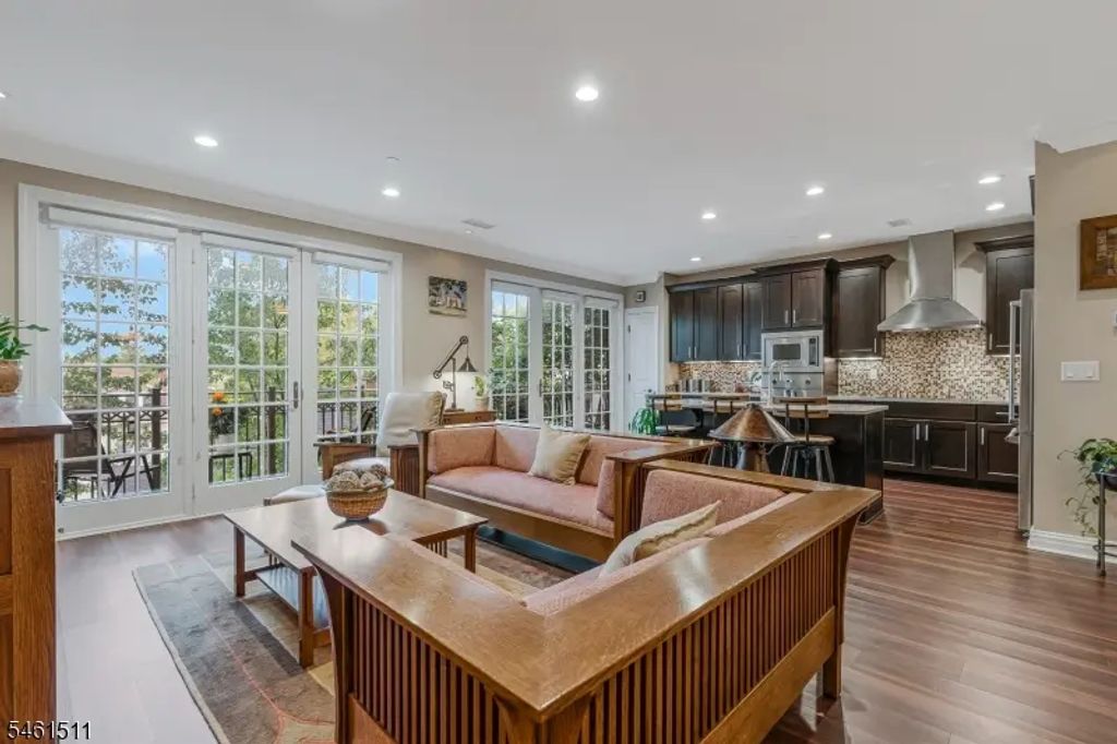 110 South St, Morristown Town