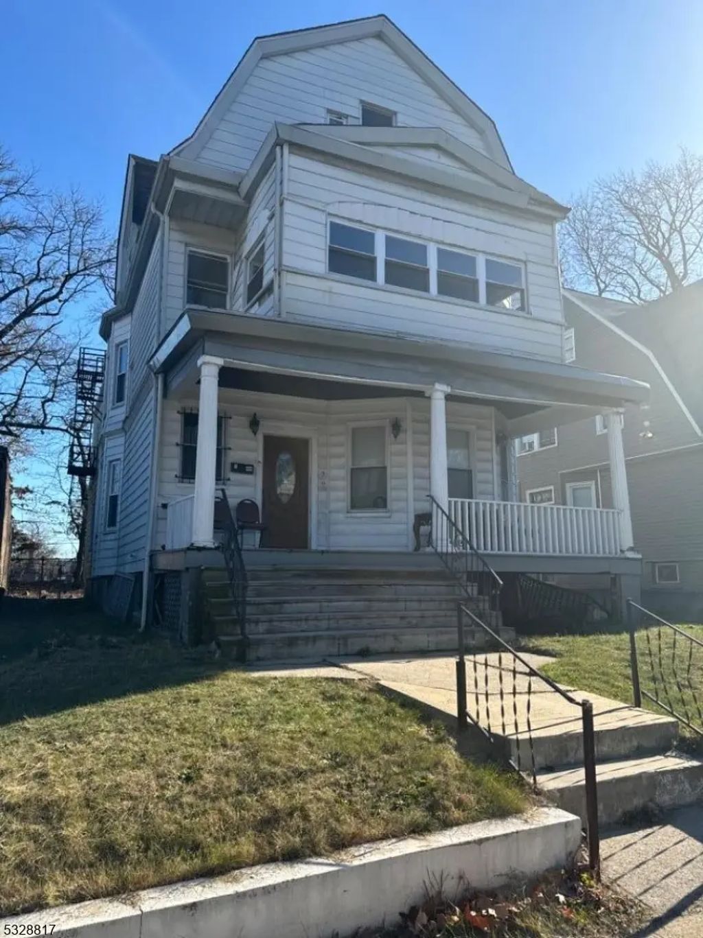 2 Hawthorne Pl, East Orange City