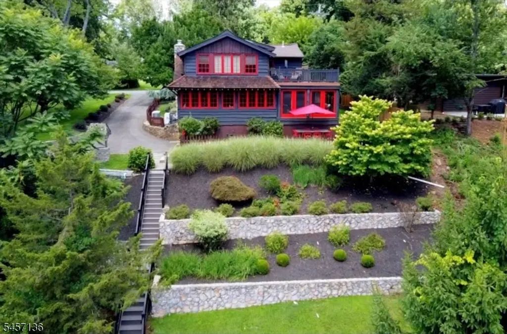 22 Lake Trail, Harding Twp.