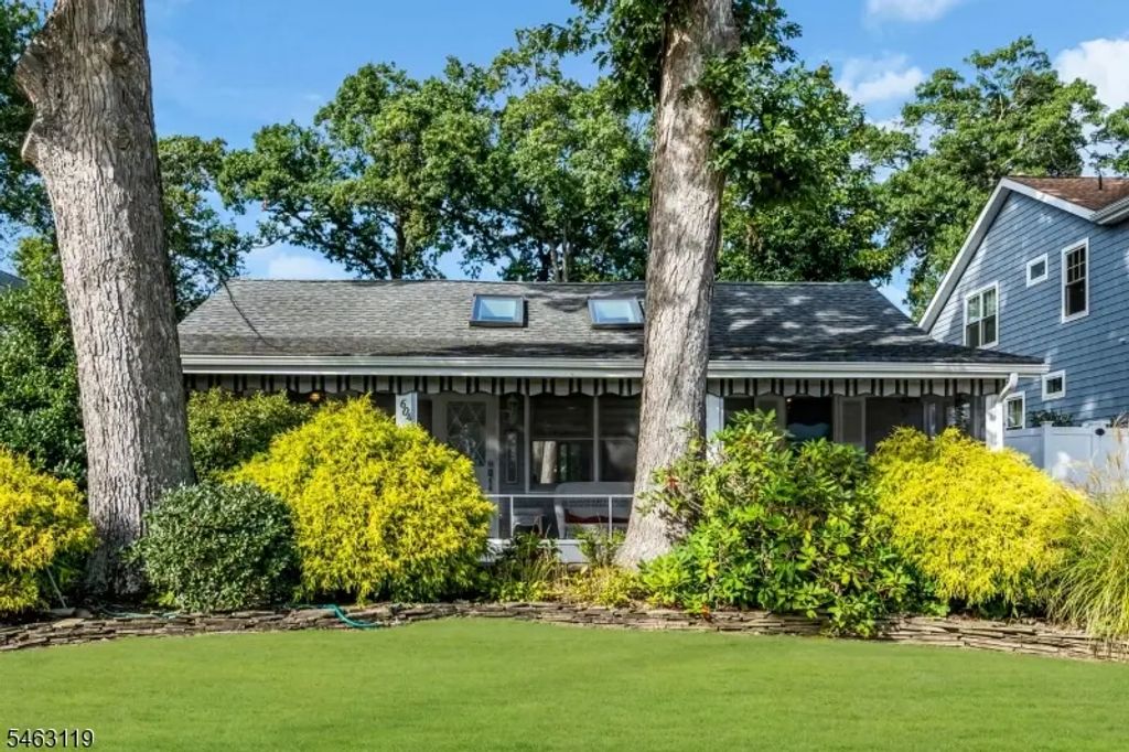 604 Monmouth Ave, Spring Lake Heights Boro