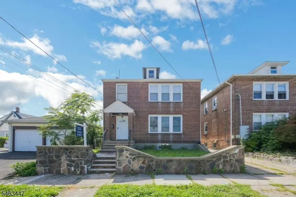 58 Floyd Ave, Bloomfield Twp.