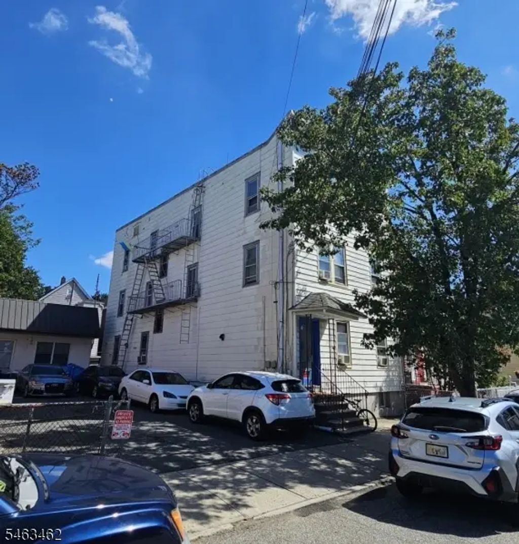 27 Milosh St, Clifton City