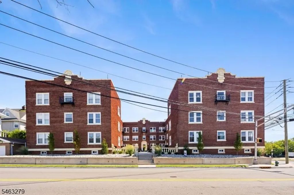 55 Grove St, Montclair Twp.