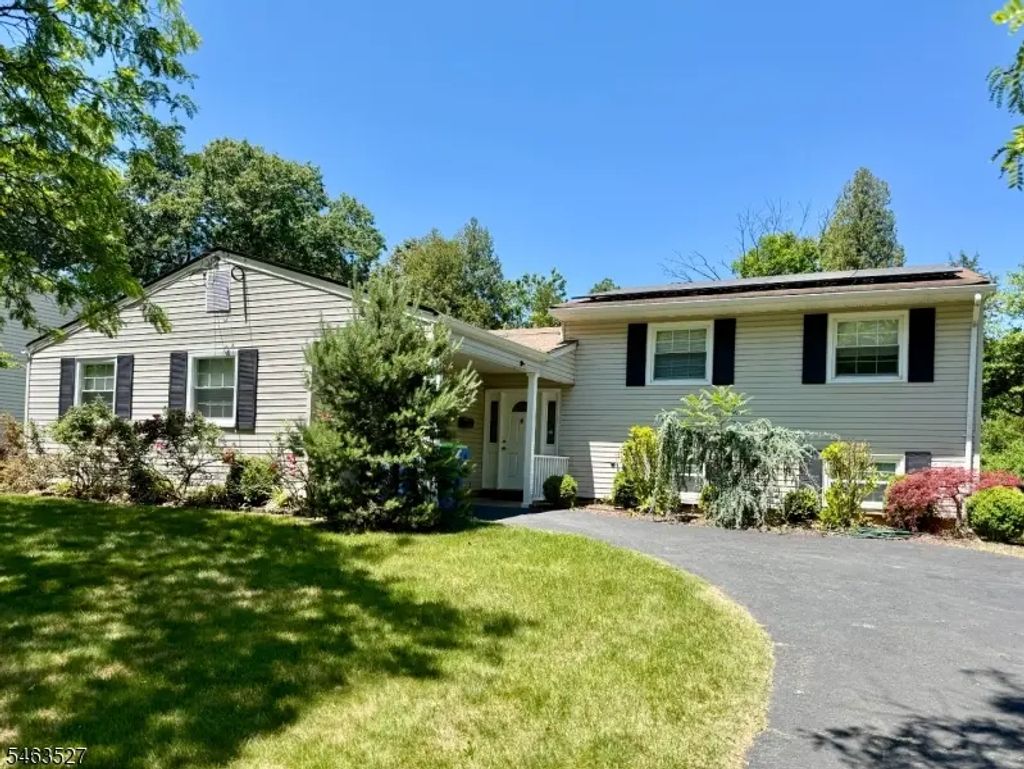 44 Drake Rd, Franklin Twp.