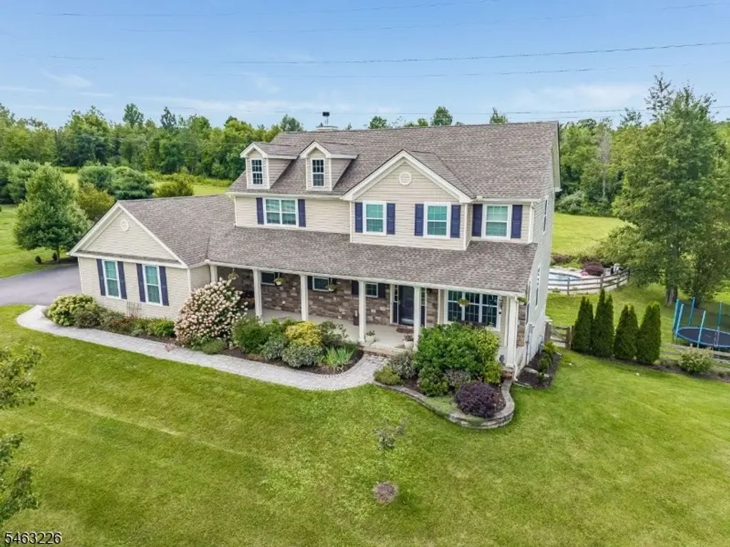 10 Highlands Way, Lopatcong Twp.