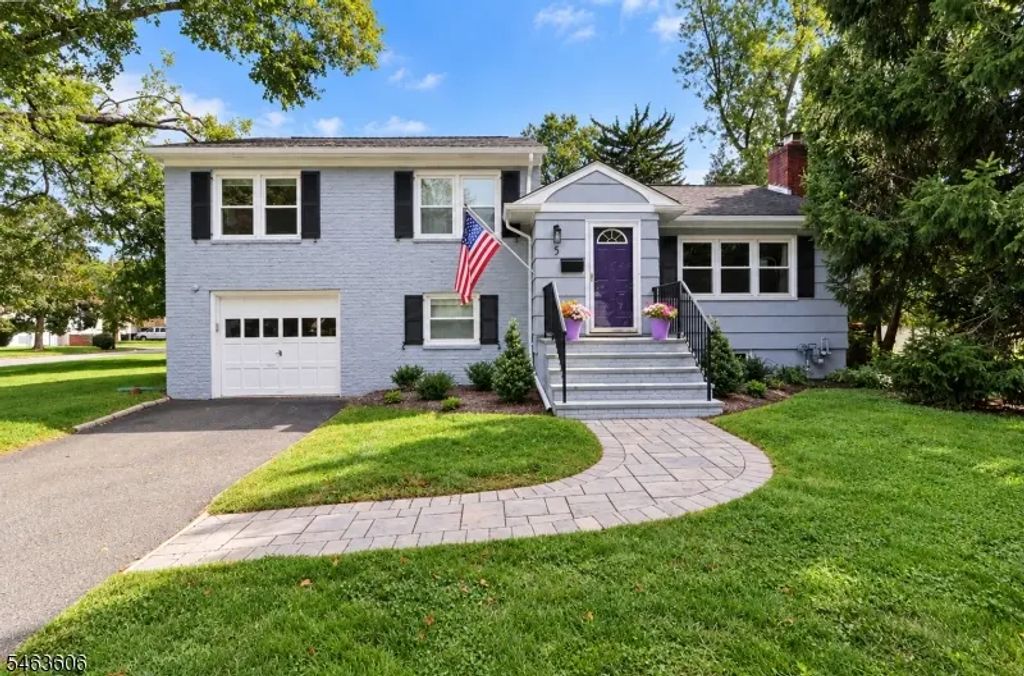 5 Surrey Ln, Madison Boro