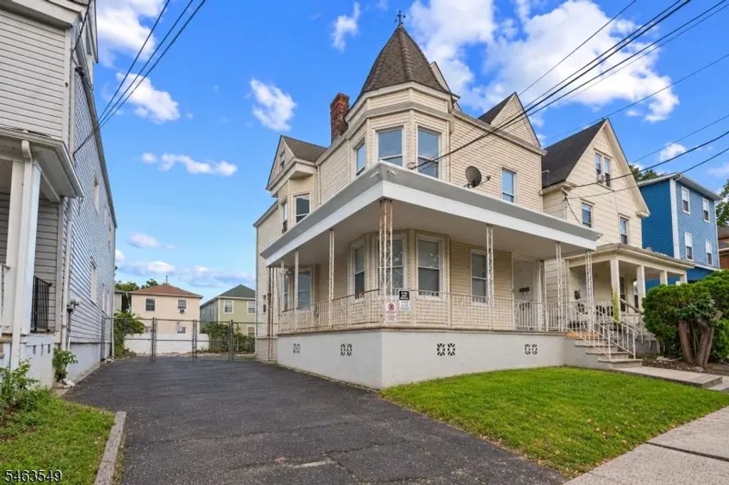 196 Smith St, Newark City