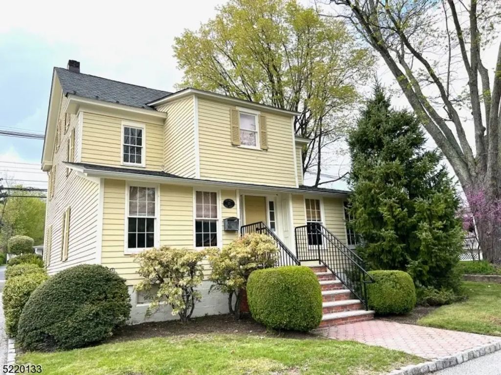 23 Main St, Sparta Twp.