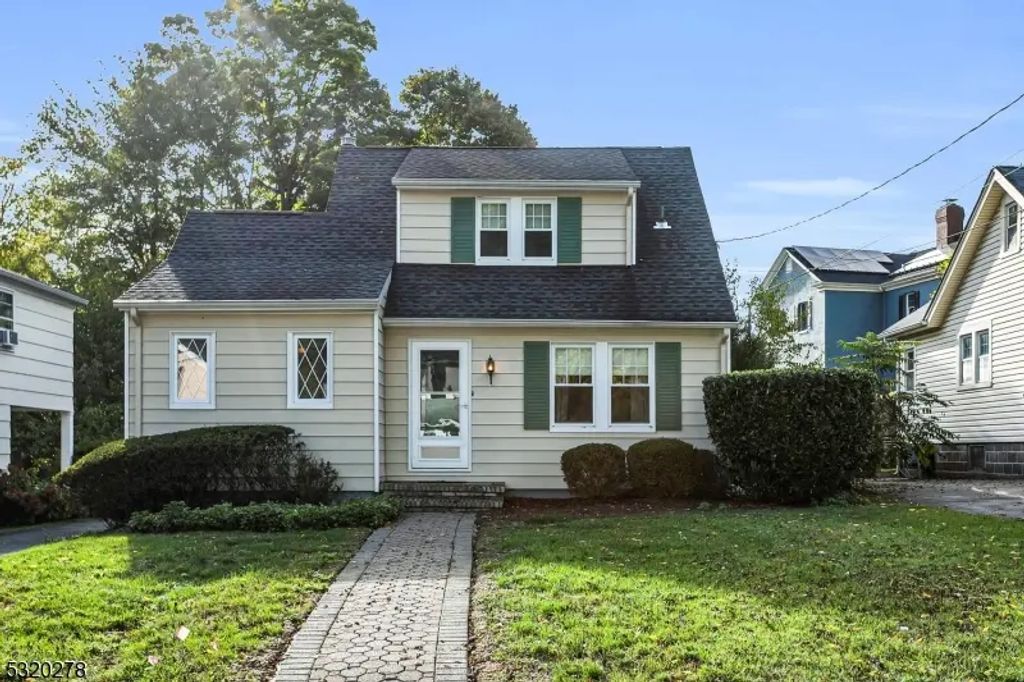 9 Brookside Ave, Bernards Twp.