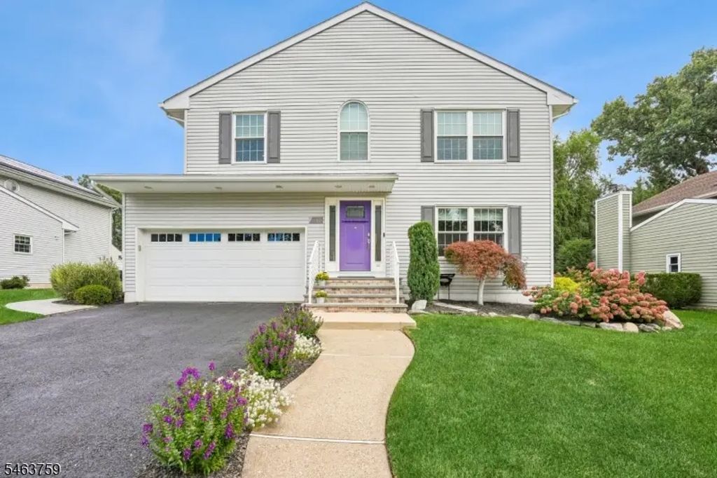 19 Kinder Dr, Bloomfield Twp.