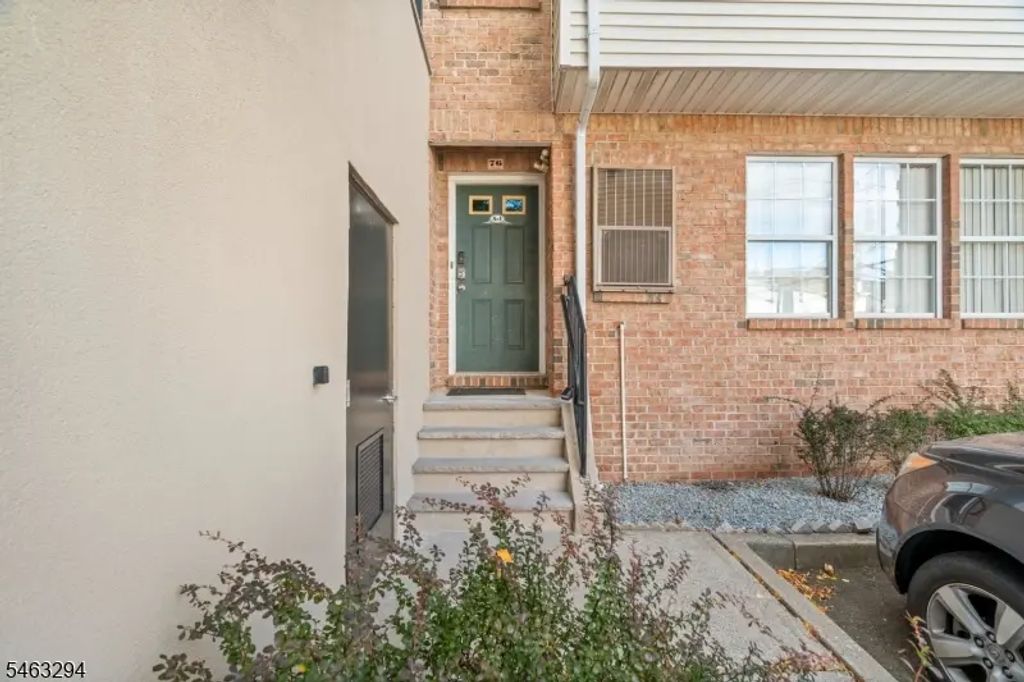 76 Union St, Newark City