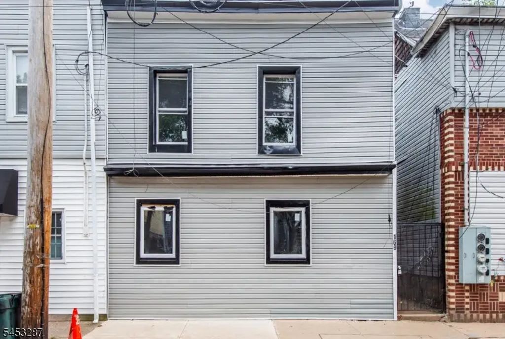 168 N Main St, Paterson City