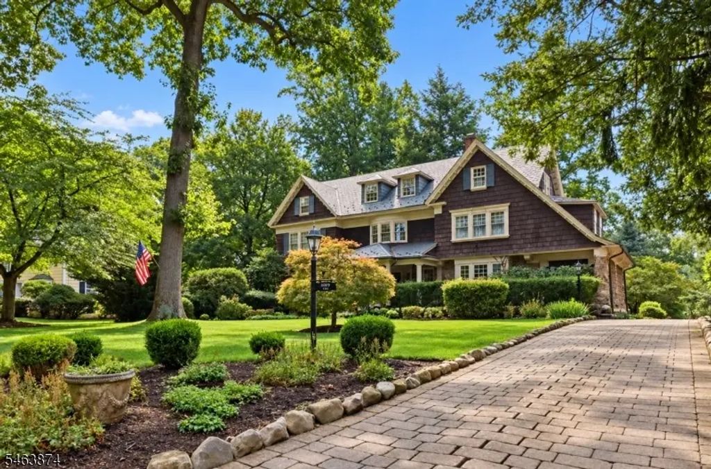 105 Rensselaer Rd, Essex Fells Twp.