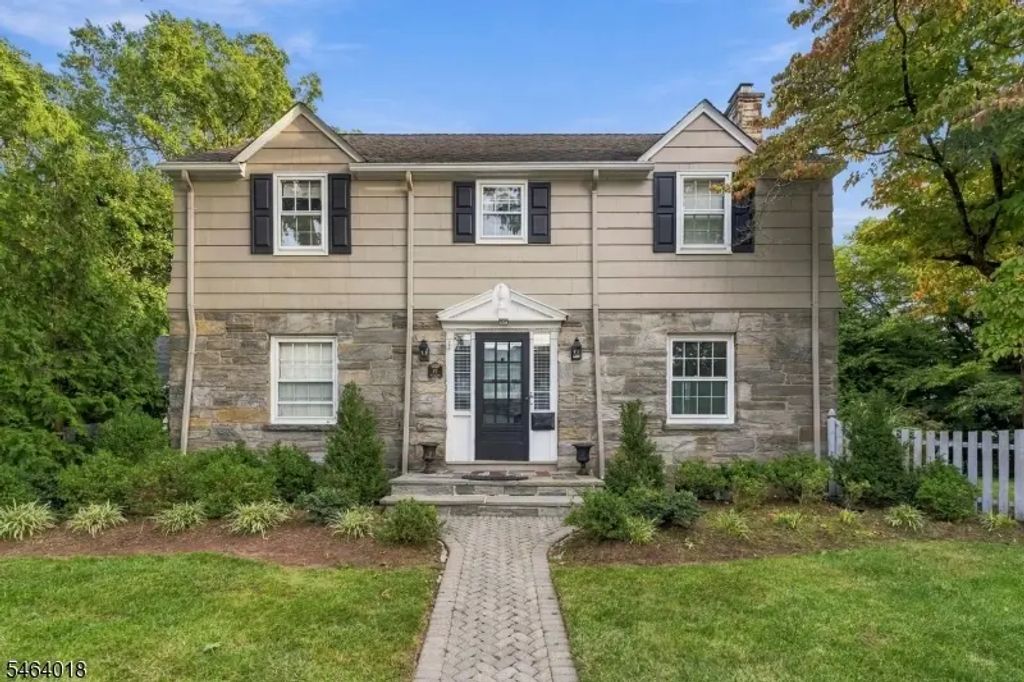 49 Highland Rd, Glen Rock Boro