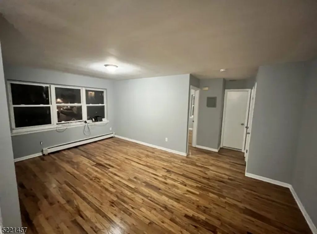 213 S 2nd St, Elizabeth City