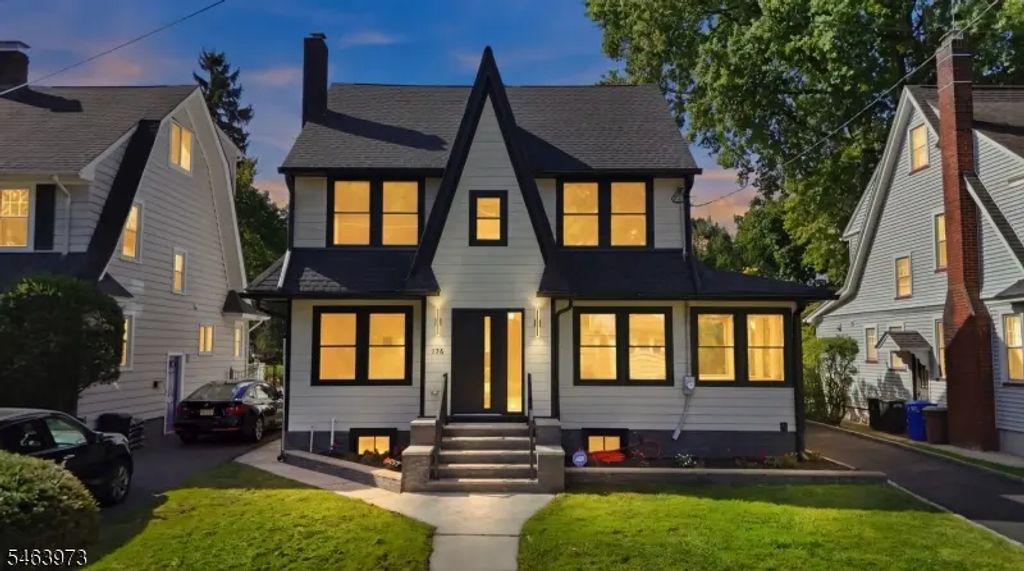 176 Garfield Pl, Maplewood Twp.