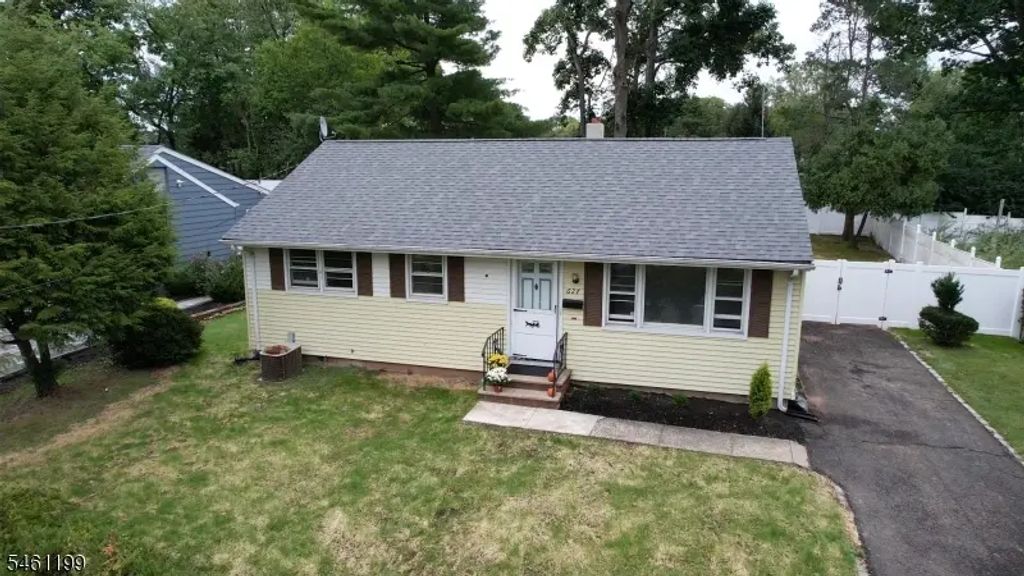 627 Warfield Rd, North Plainfield Boro