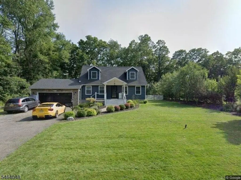 102 Stadelman Ave, Belvidere Twp.