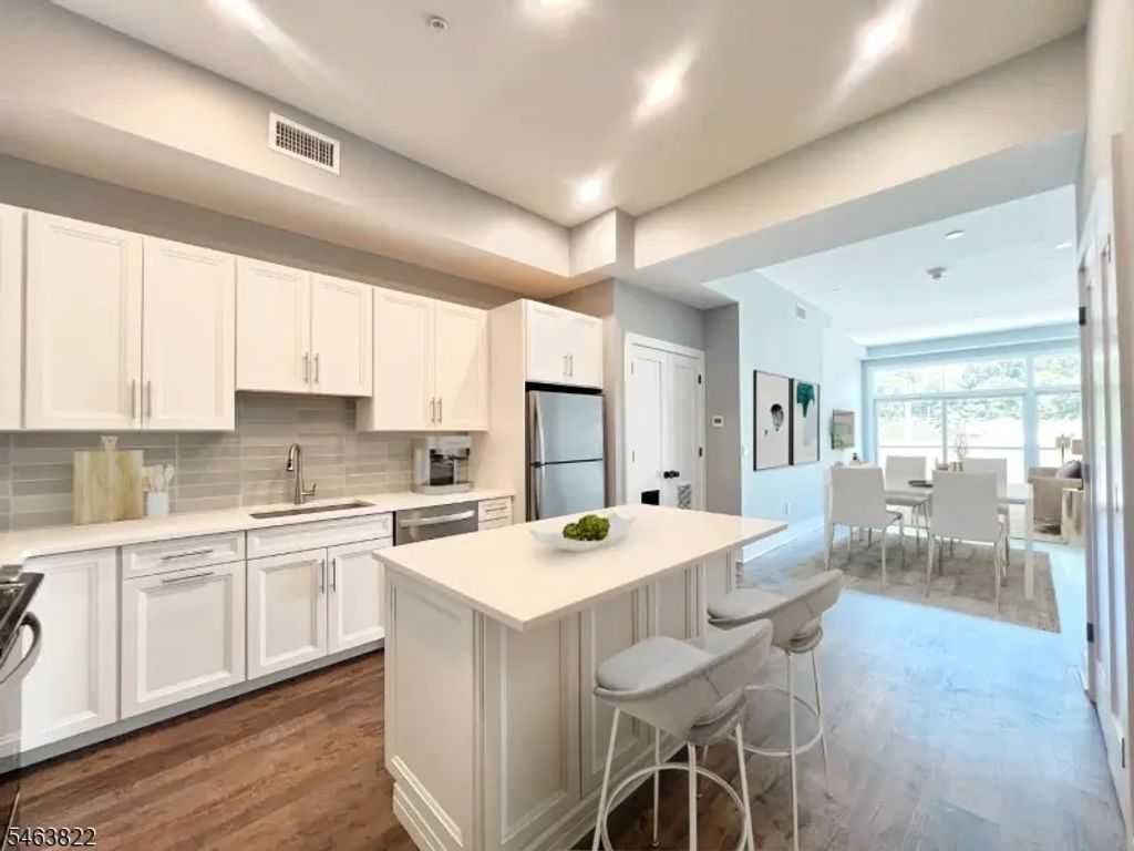 378 Millburn Ave, Millburn Twp.