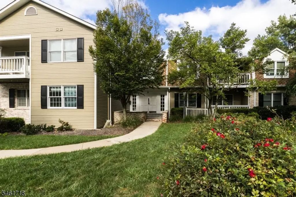 3a Heritage Dr, Chatham Twp.