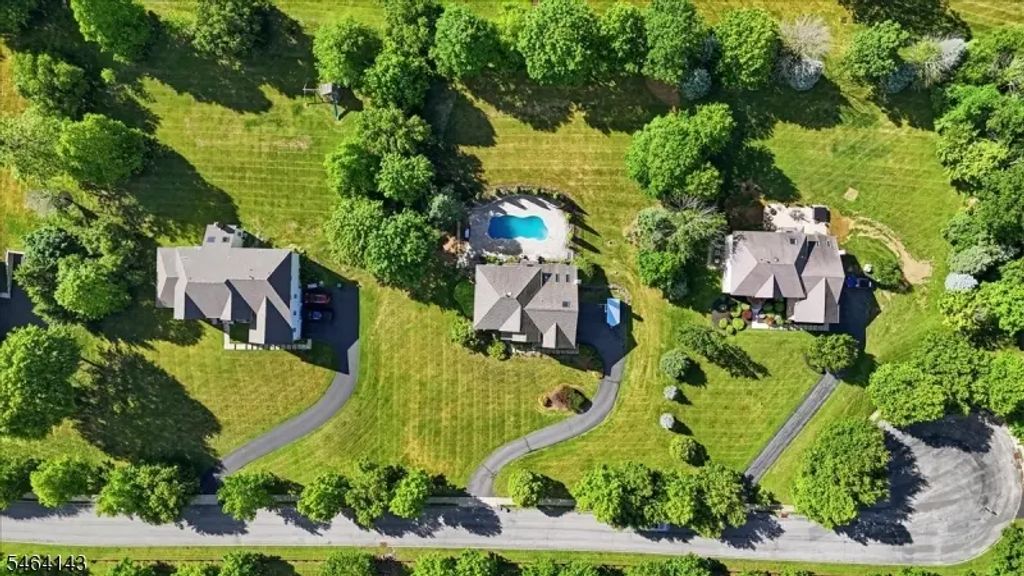 29 Old Schoolhouse Rd, Bethlehem Twp.