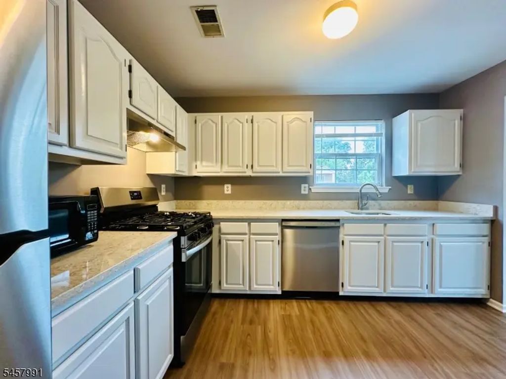 197 Vista Dr, Hanover Twp.