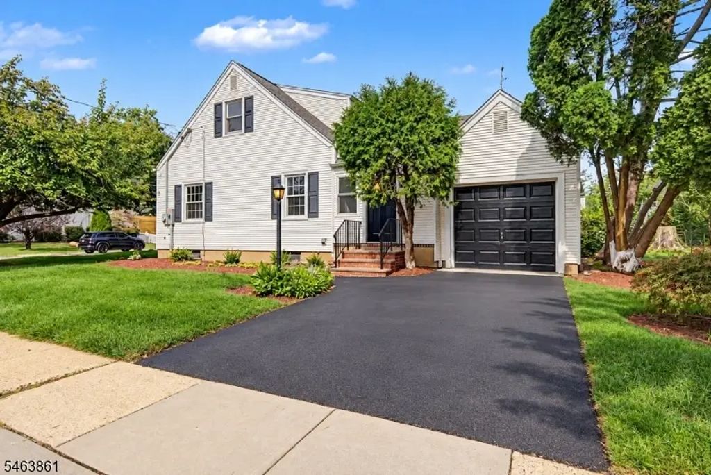 99 Burke Rd, Union Twp.
