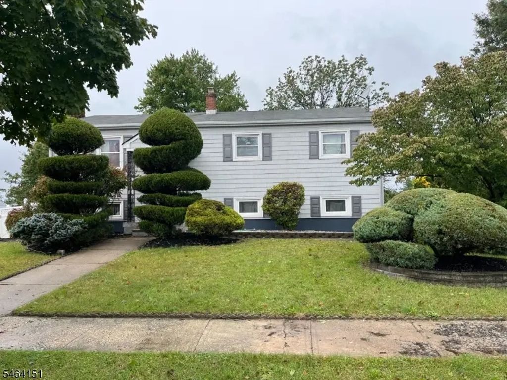 10 Montrose Rd, Franklin Twp.