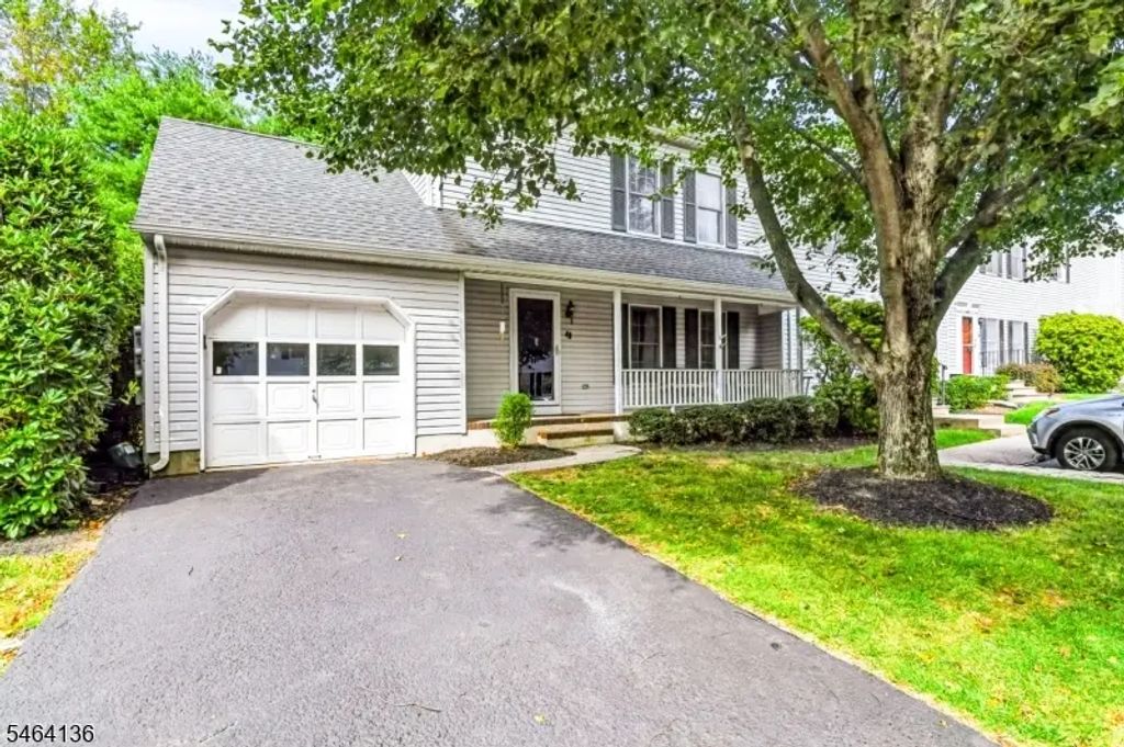 48 Kingswood Rd, Branchburg Twp.