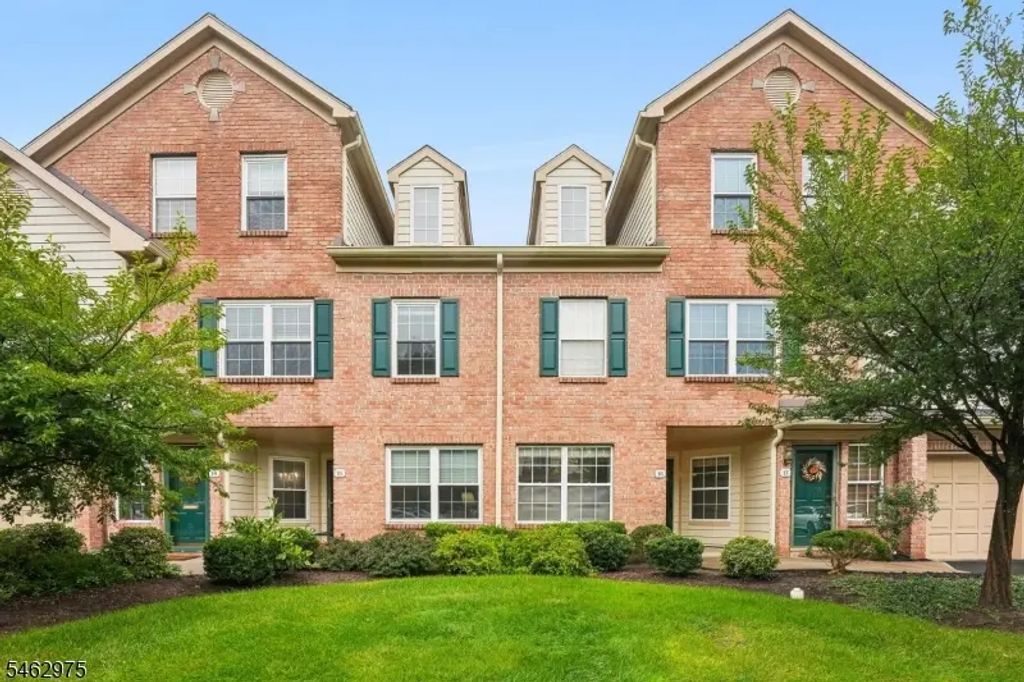 16 Cadence Ct, Morris Twp.